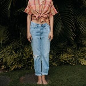 Madewell Relaxed Jeans in Cresthaven Wash: Ripped Edition